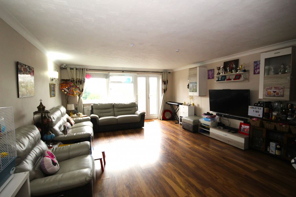 Property photo 2 of 12 Gallery