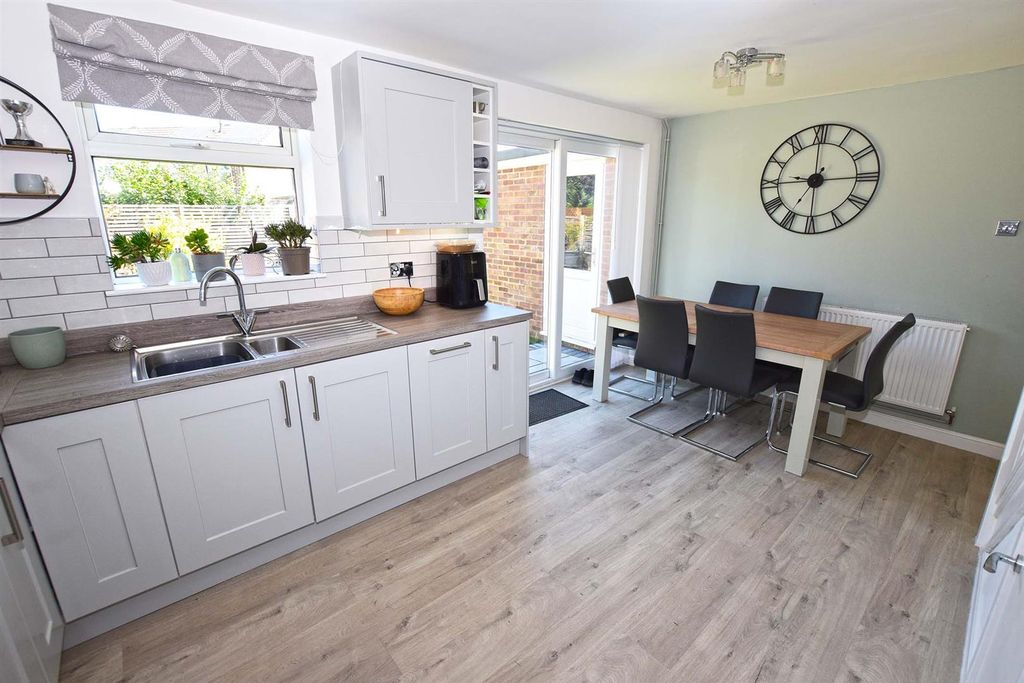 Property photo 3 of 15 Kitchen