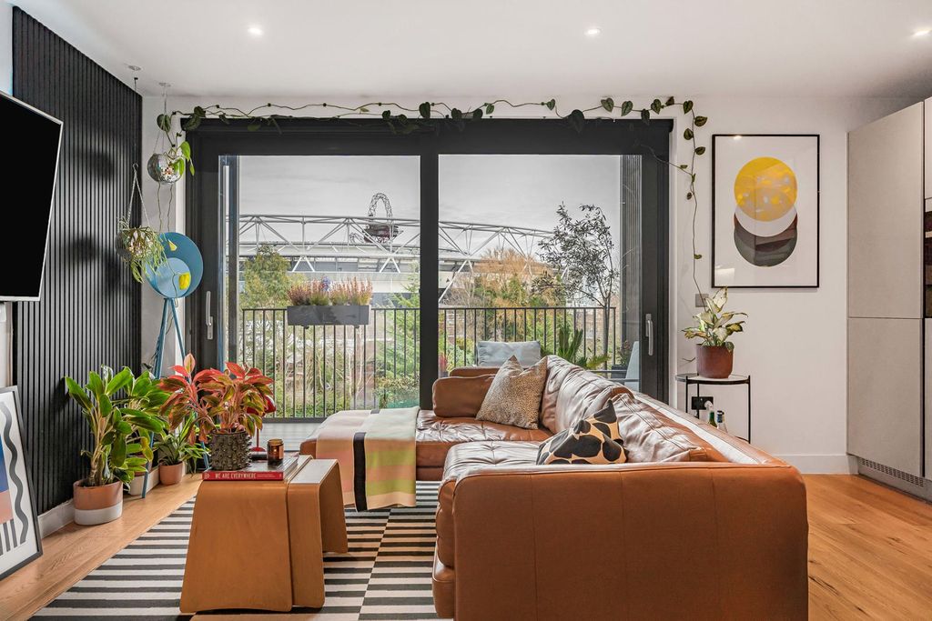 Property photo 1 of 28 Reception Room