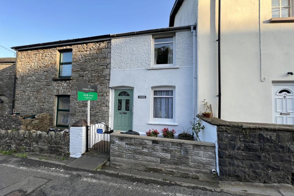 Property photo 1 of 18