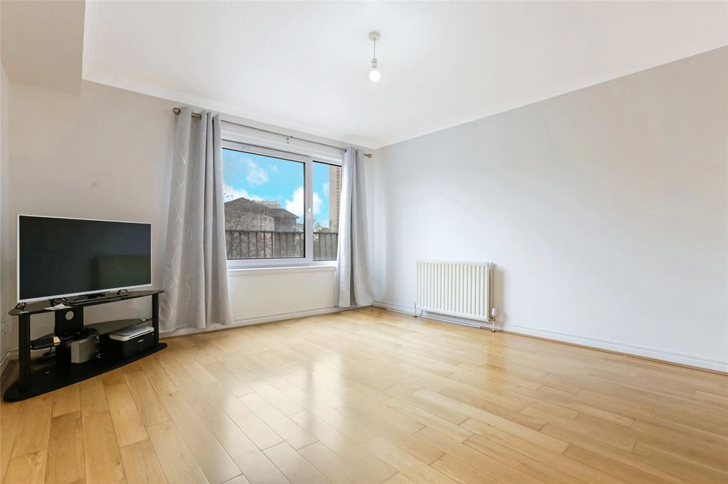 Property photo 2 of 22 Picture No. 05