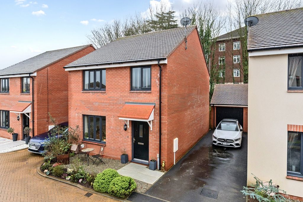 Property photo 1 of 25 Front