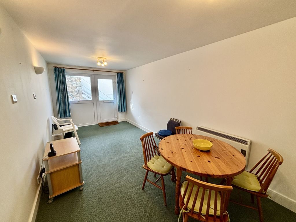 Property photo 2 of 7 Gallery