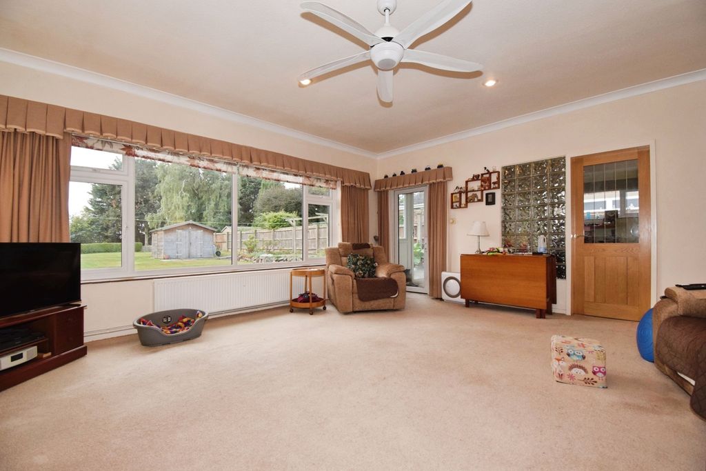 Property photo 3 of 17 Photo