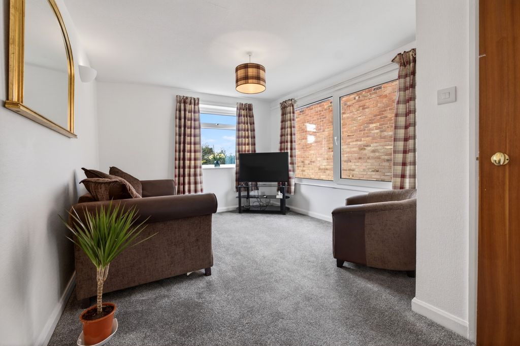 Property photo 2 of 10 Living Room