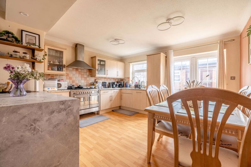 Property photo 3 of 11 Photo 9