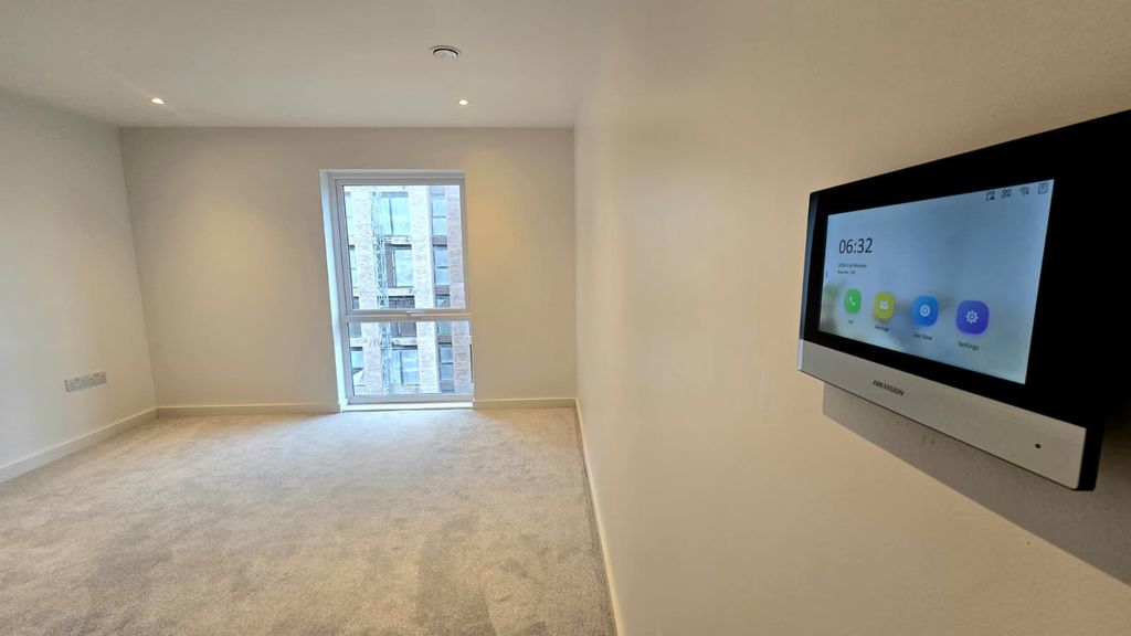 Property photo 3 of 10