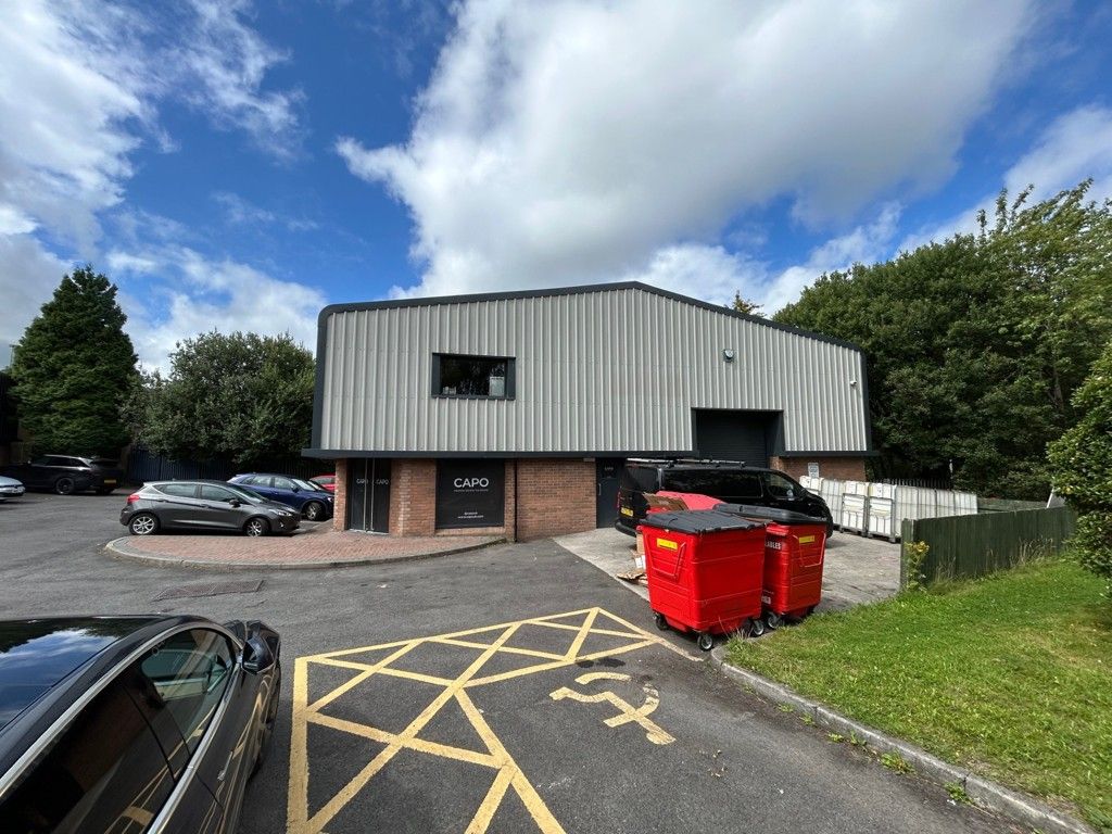 Property photo 3 of 8 Photo 10