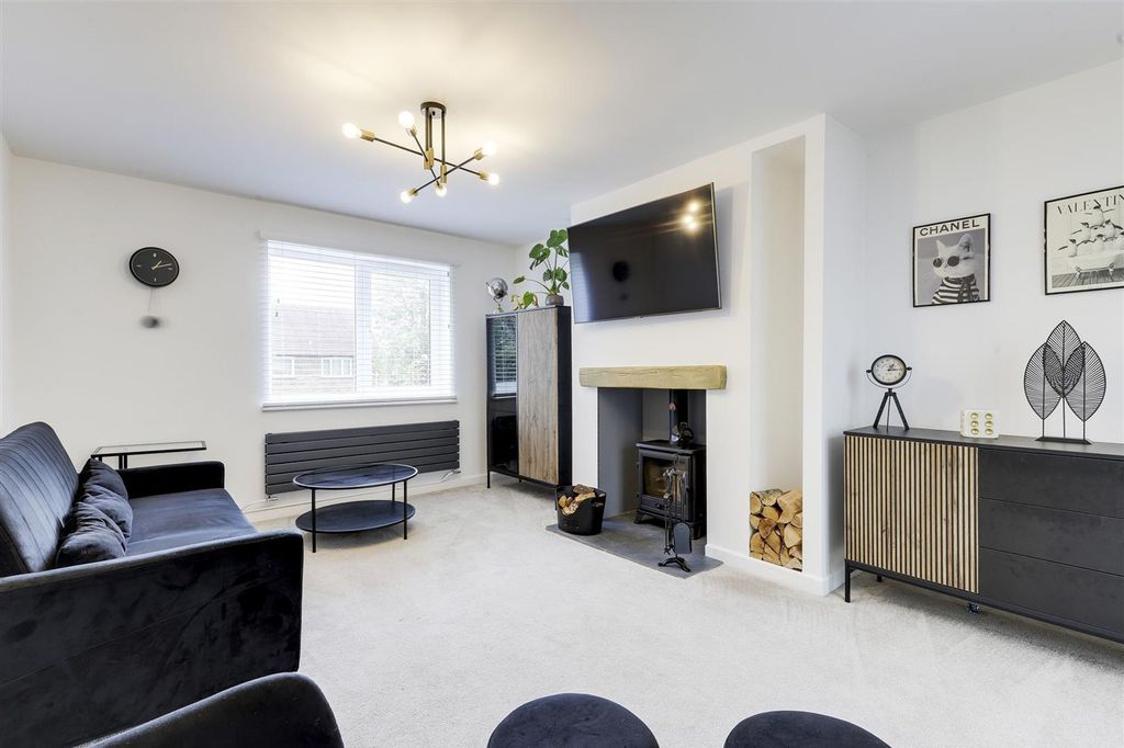 Property photo 2 of 24