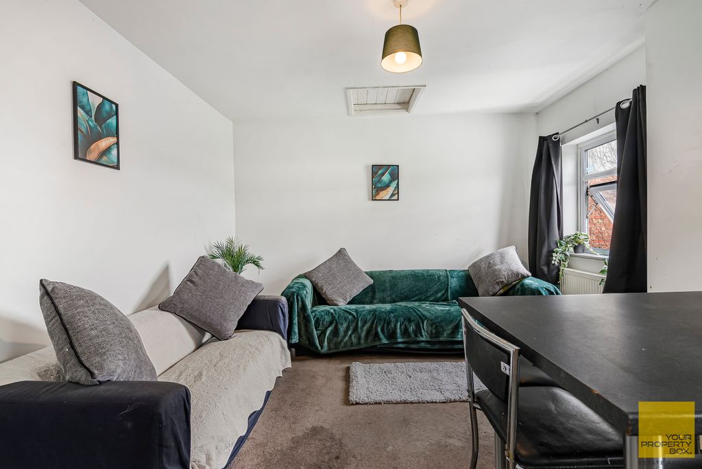 Property photo 3 of 16 79 Lowesmoor-1