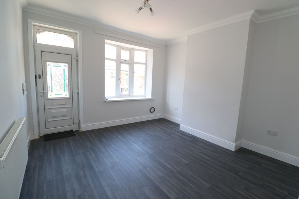 Property photo 2 of 8 Img_3610