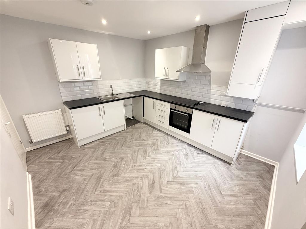 Property photo 2 of 23 Tempimageyribwh.Jpg