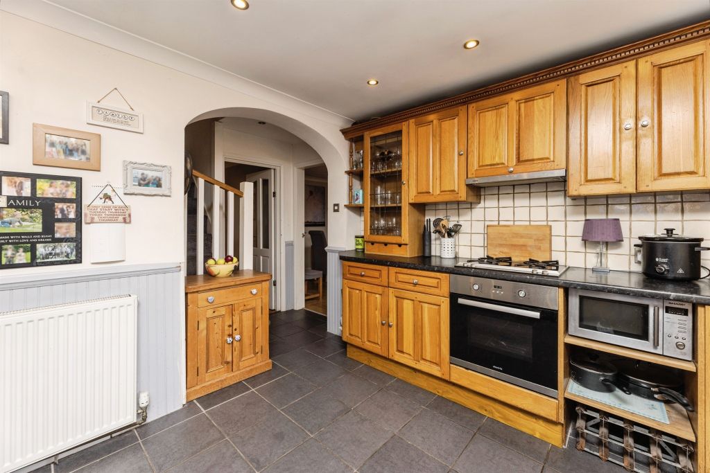 Property photo 2 of 30
