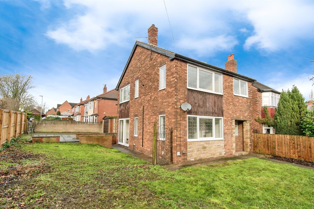 Property photo 2 of 14