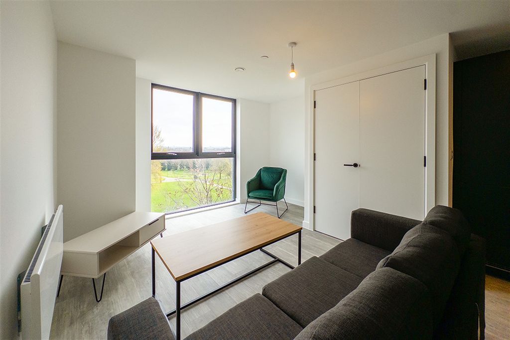 Property photo 1 of 9 (Thumbnail)