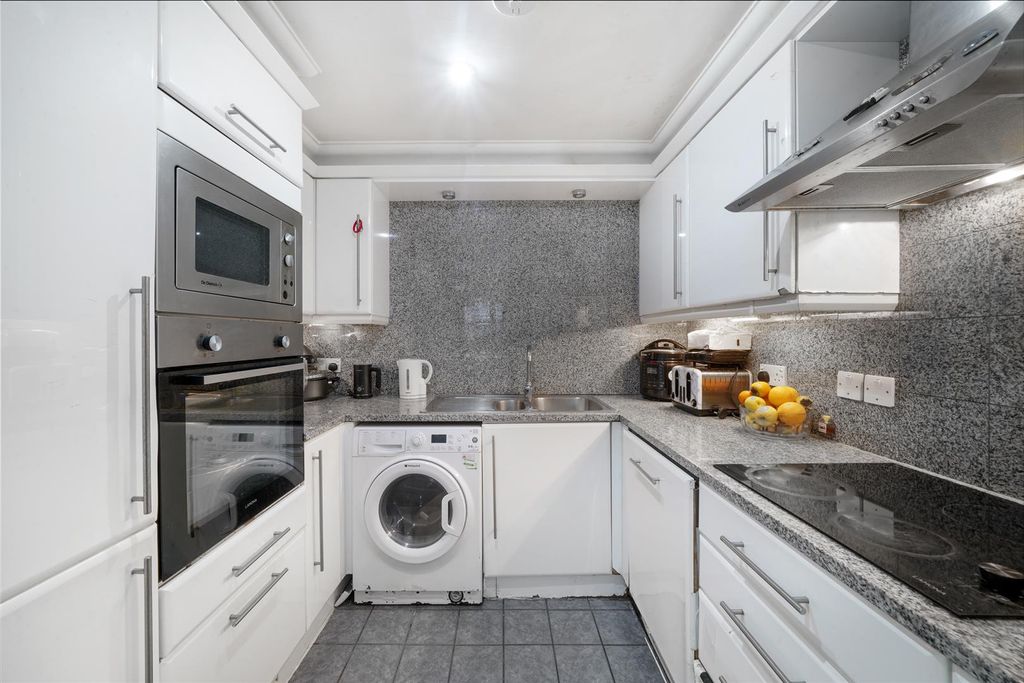 Property photo 3 of 8