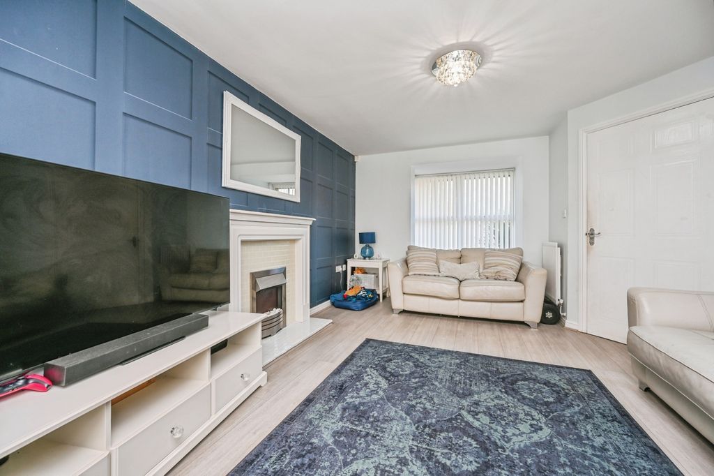 Property photo 3 of 19 Pbox-Img.Jpg