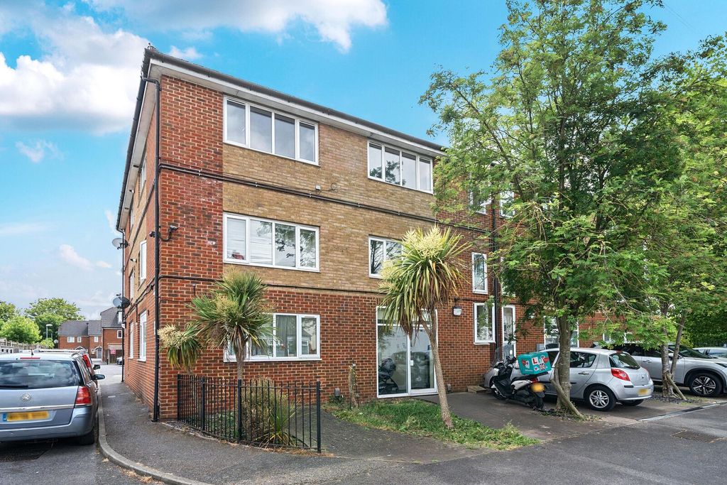 Property photo 1 of 8