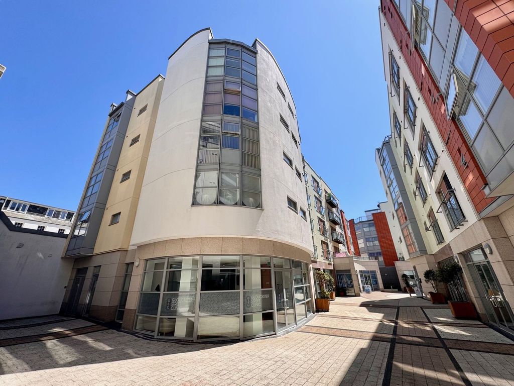 Property photo 1 of 5