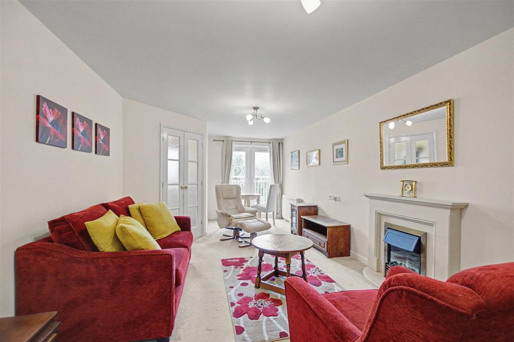 Property photo 2 of 20 Lounge/Diner