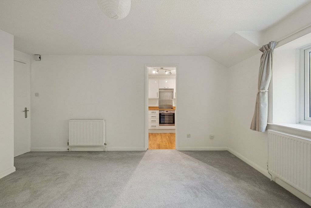 Property photo 3 of 18 Picture No. 06