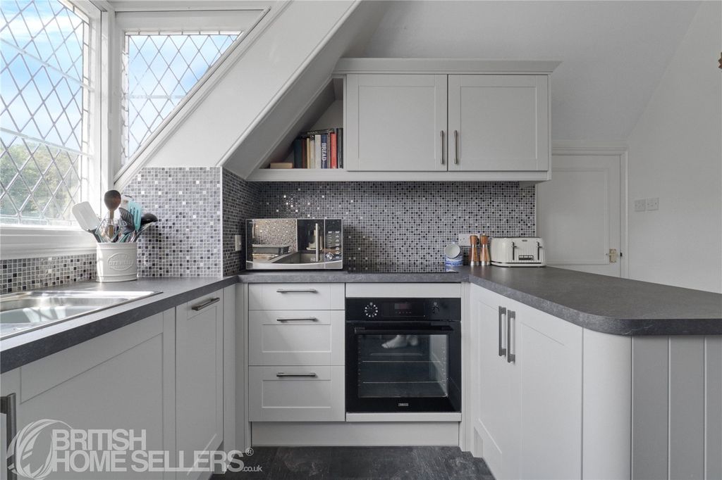 Property photo 3 of 15 Picture No. 04