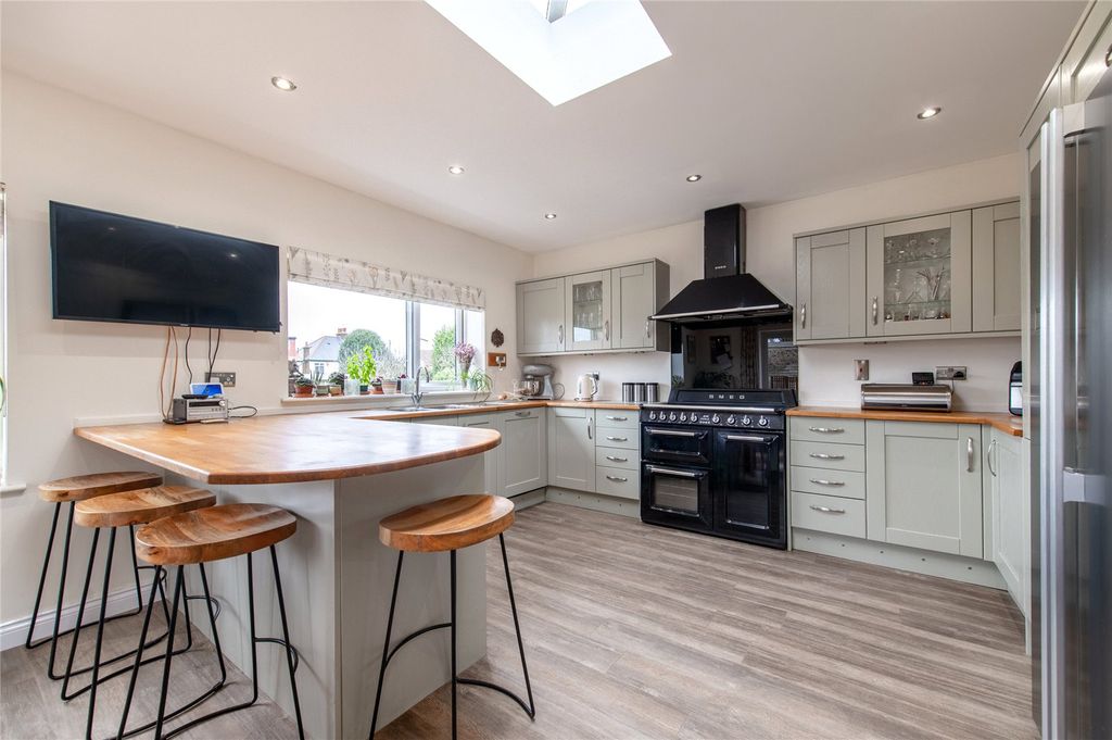 Property photo 3 of 49 Picture No. 08