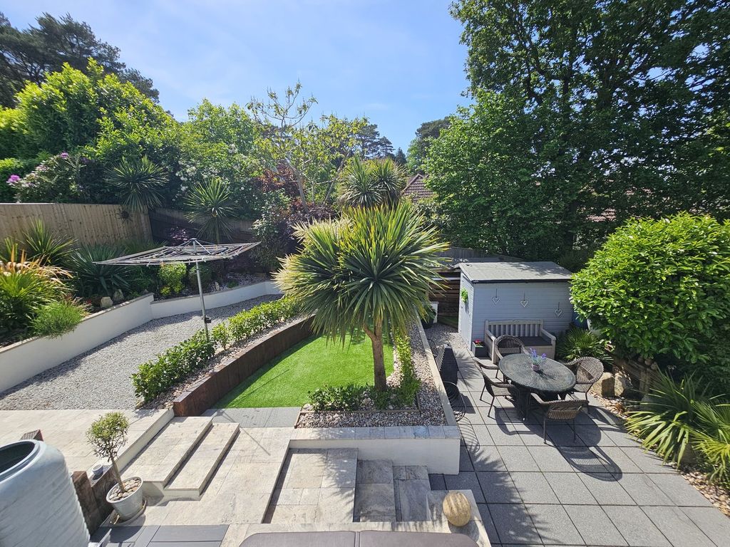 Property photo 2 of 35