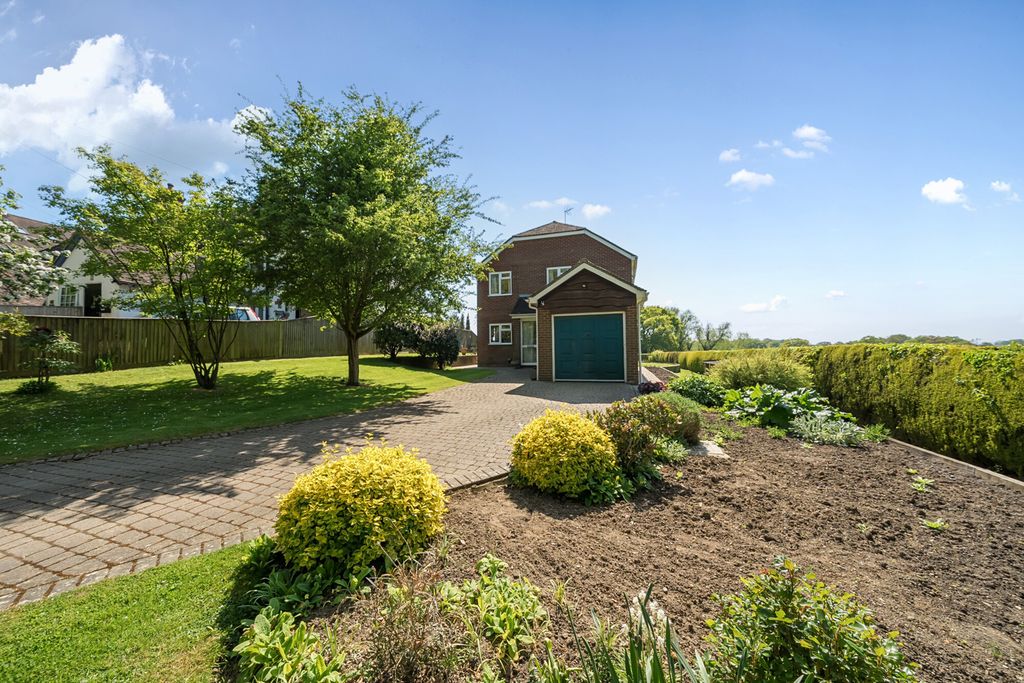 Property photo 1 of 21 External