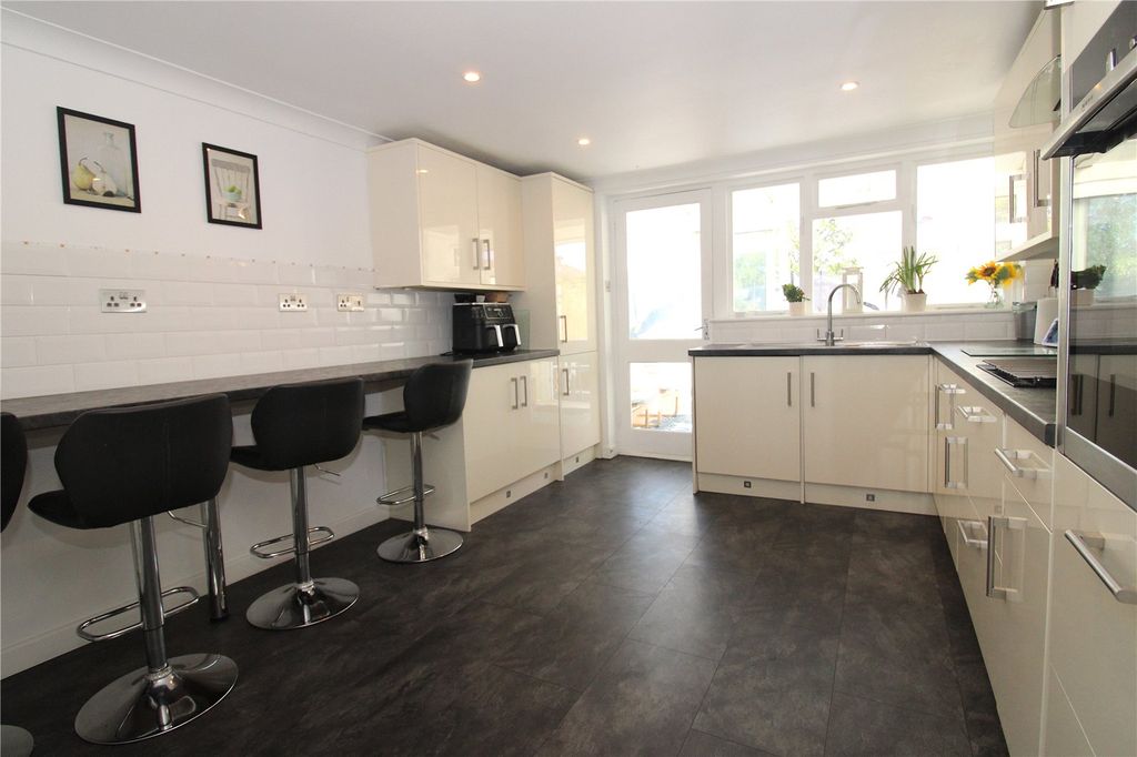 Property photo 3 of 15 Picture No. 02