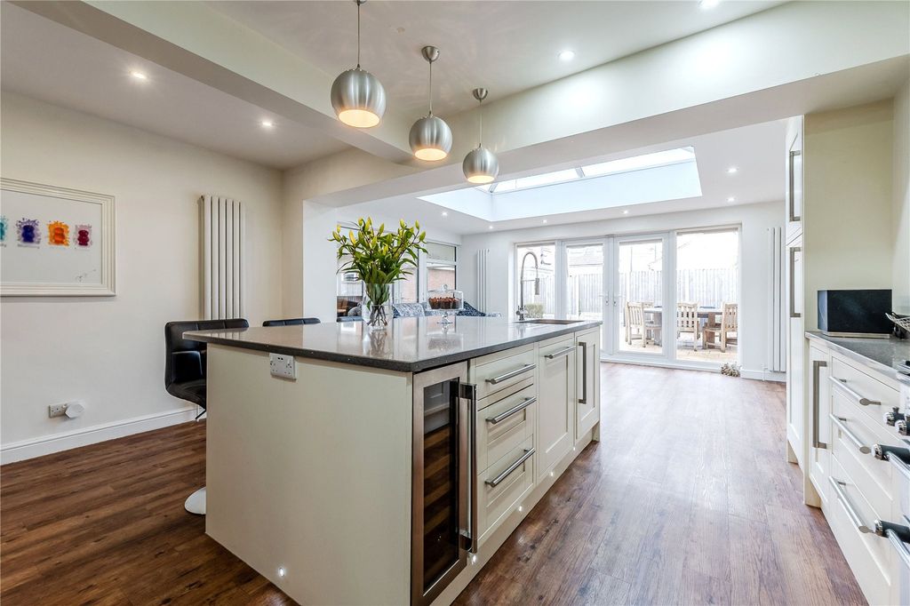 Property photo 3 of 16 Picture No. 27