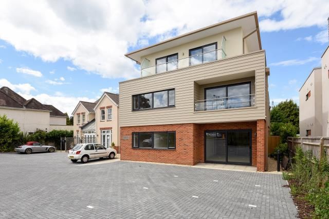 Property photo 1 of 10 External Front