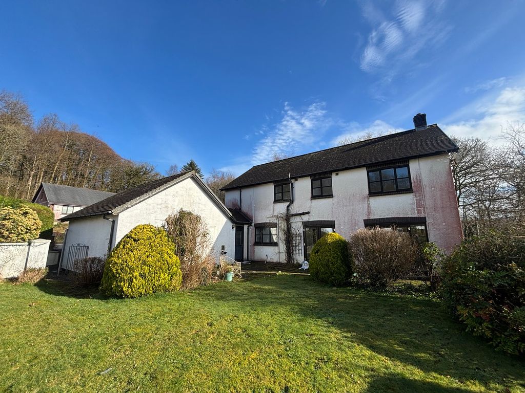 Property photo 2 of 23