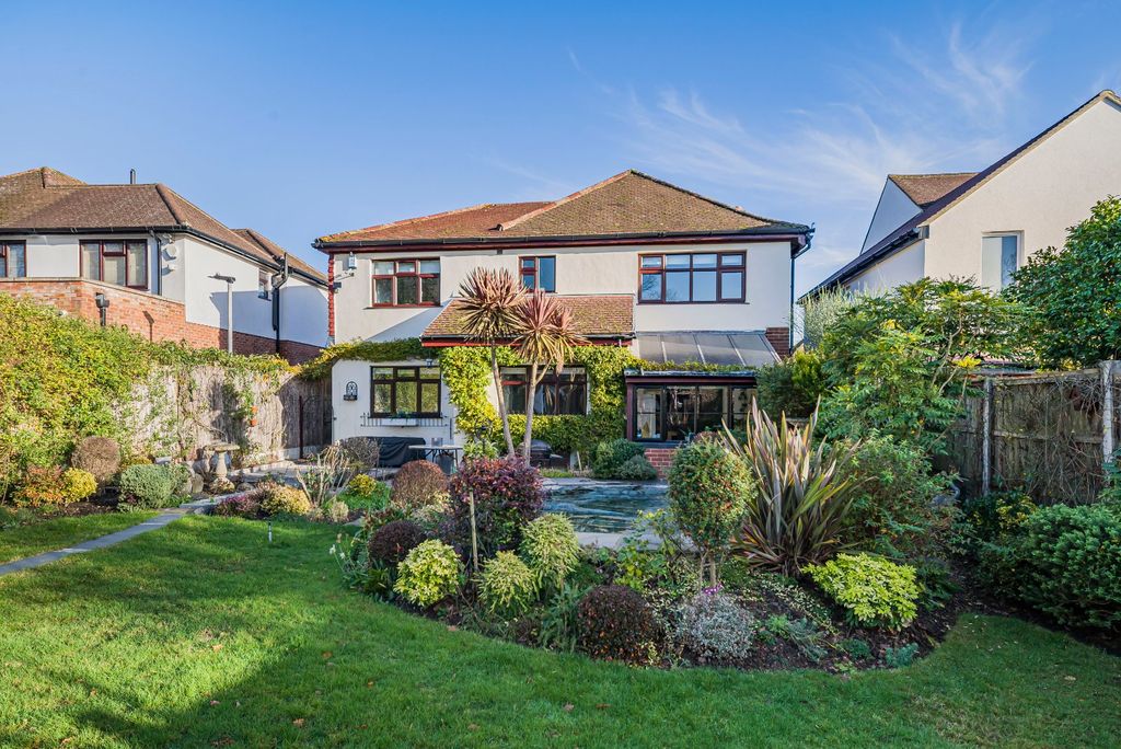 Property photo 1 of 39 Picture No. 06