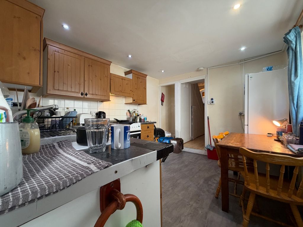 Property photo 3 of 16 65 Cranbrook_9