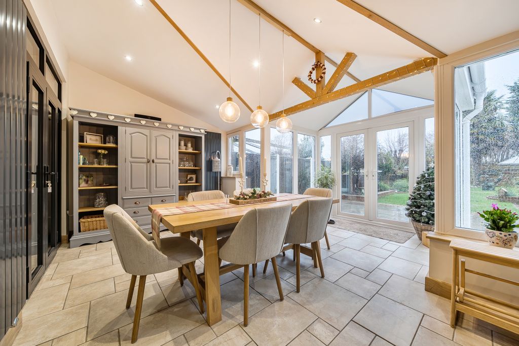 Property photo 3 of 27 Kitchen / Garden Room