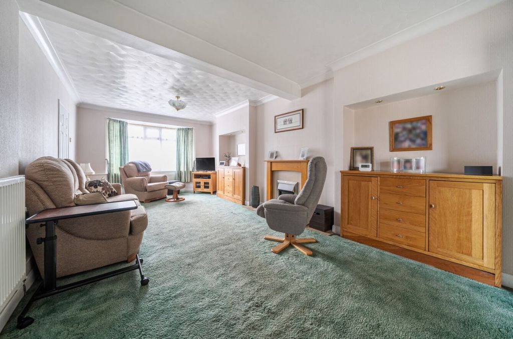 Property photo 2 of 22