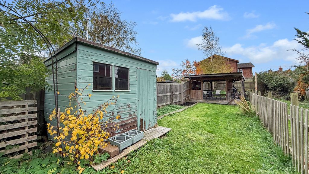 Property photo 2 of 15 Garden