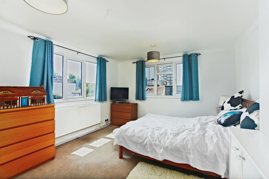 Property photo 2 of 20 Pbox-Img.Jpg