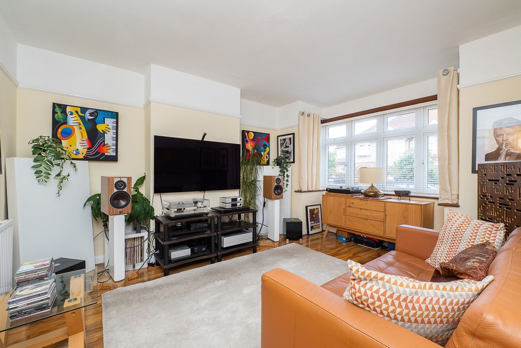 Property photo 2 of 16 Picture No. 03