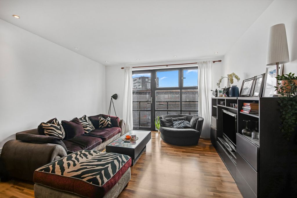 Property photo 3 of 14