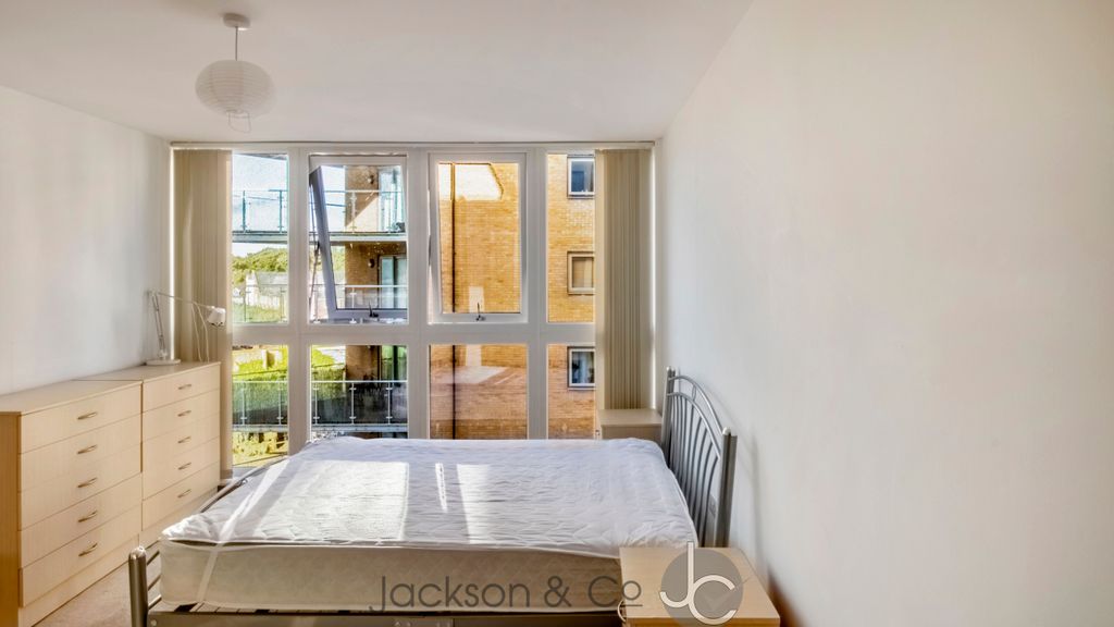 Property photo 2 of 5 6