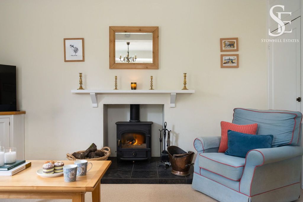 Property photo 2 of 29 Sitting Room