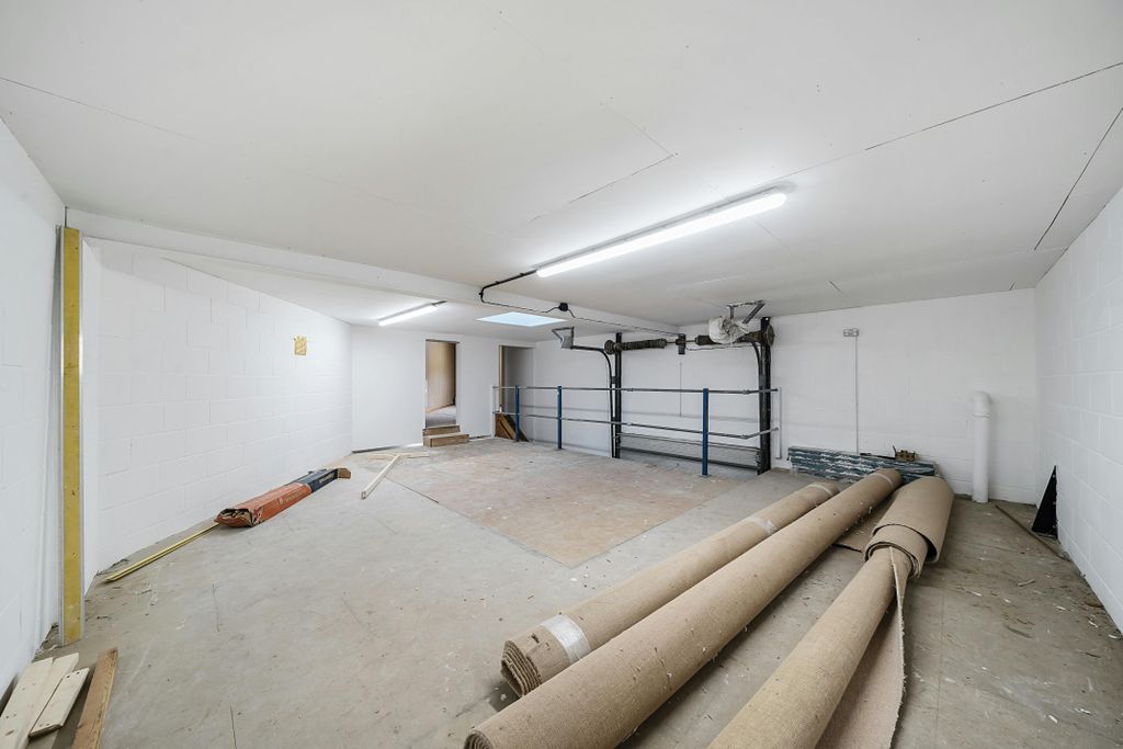 Property photo 1 of 4 1241856 8.Jpg