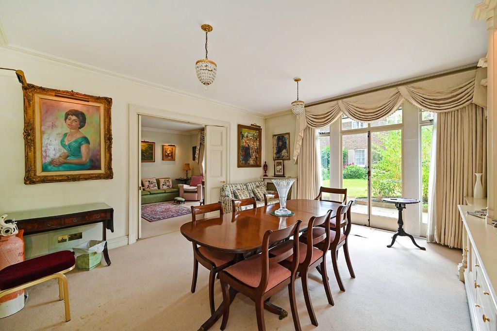 Property photo 1 of 15 2-35-Bryanston-Square (2).Jpg
