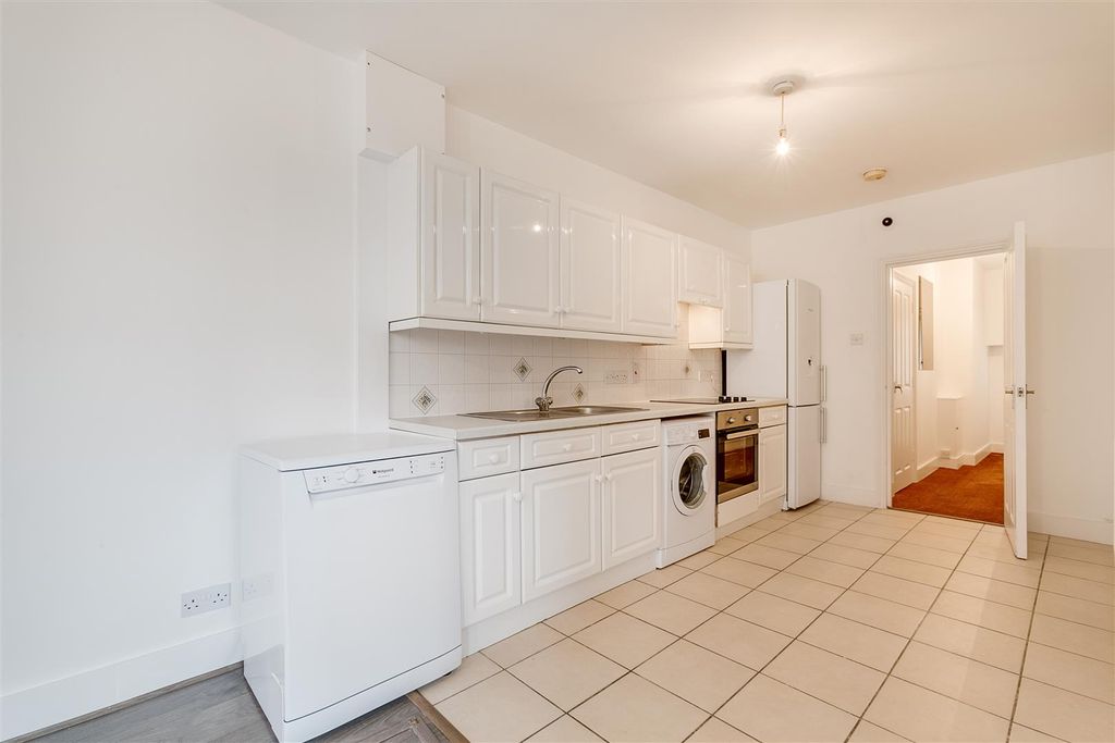 Property photo 3 of 7 Darwin Road 2A-7.Jpg