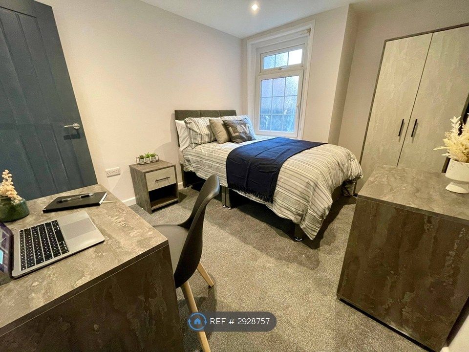 Property photo 1 of 3 Room 2 W/ Ensuite