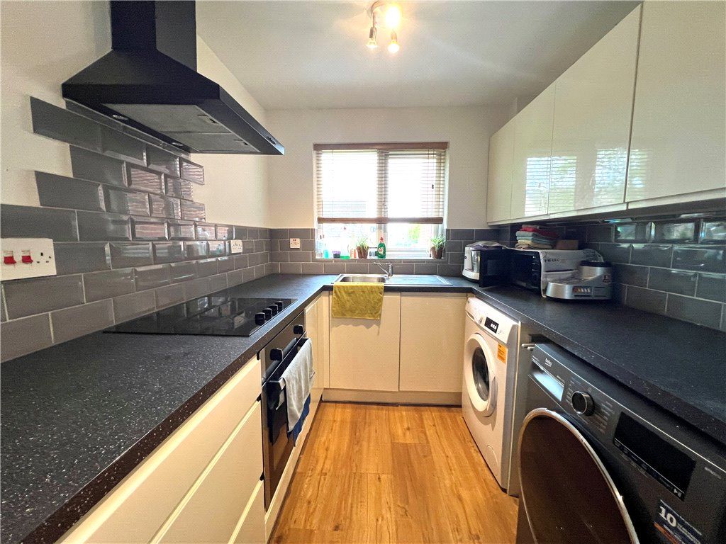 Property photo 3 of 8 Kitchen
