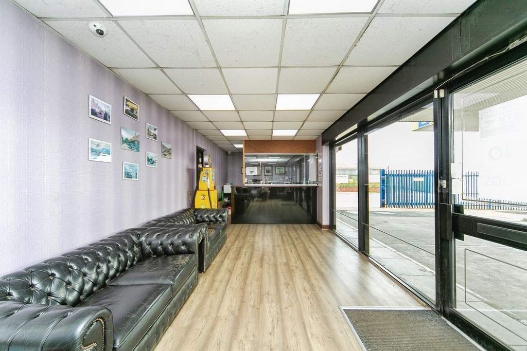 Property photo 2 of 7