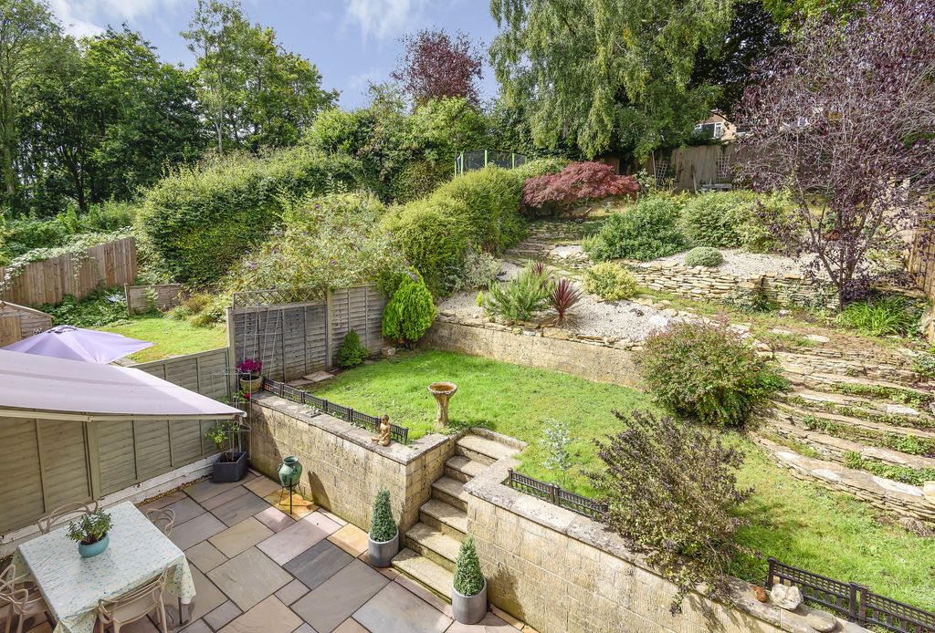 Property photo 1 of 18 Garden